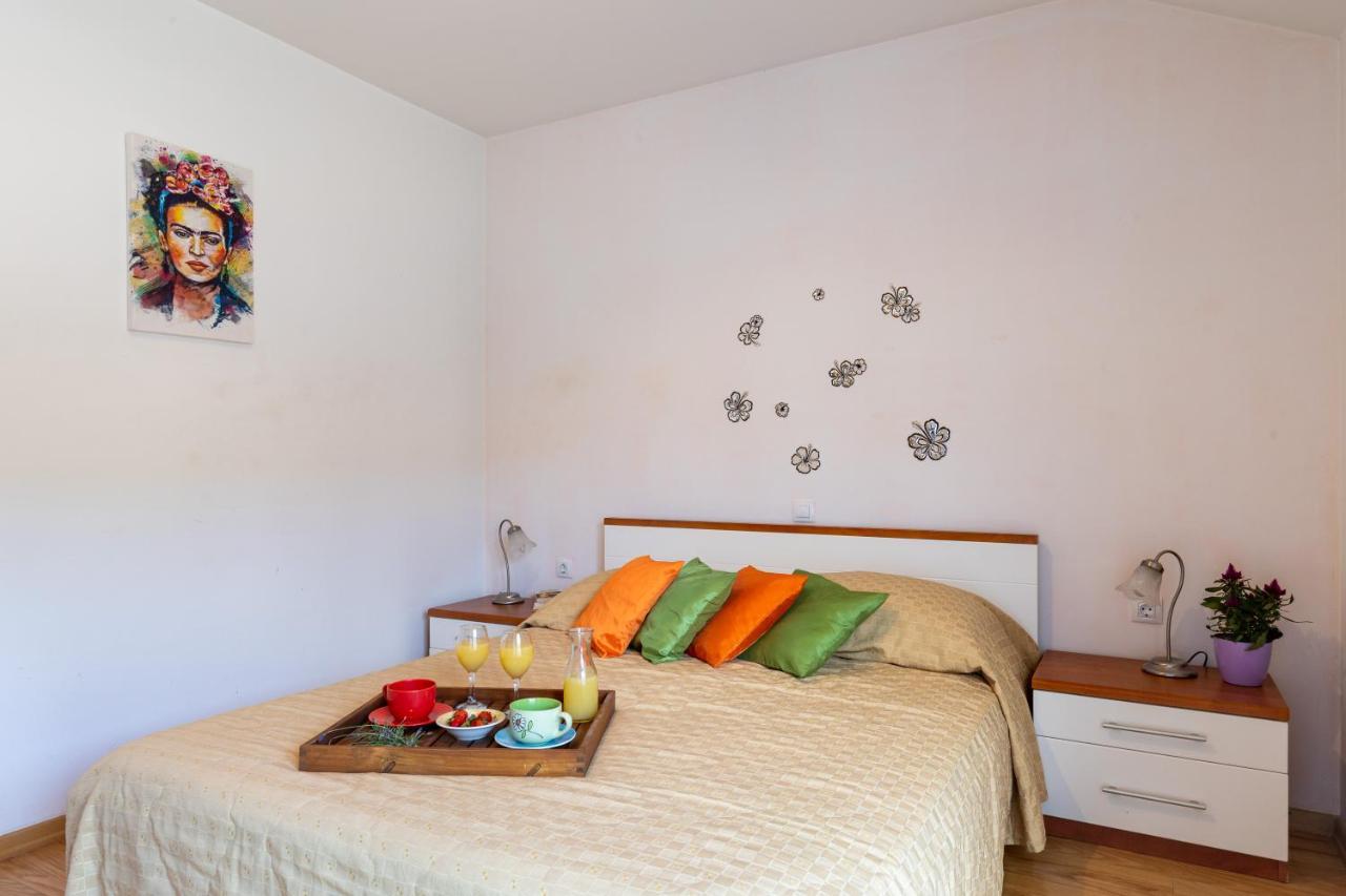 Apartments Veramenta 챠브타트 외부 사진