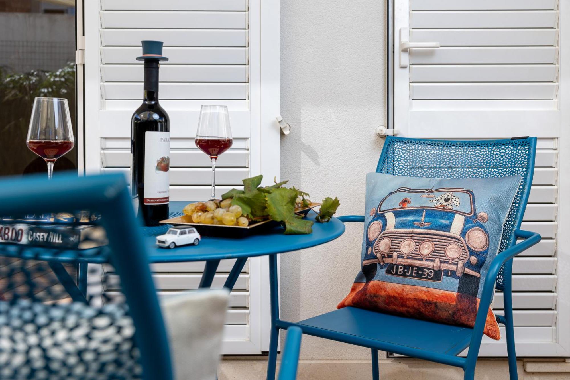Apartments Veramenta 챠브타트 외부 사진