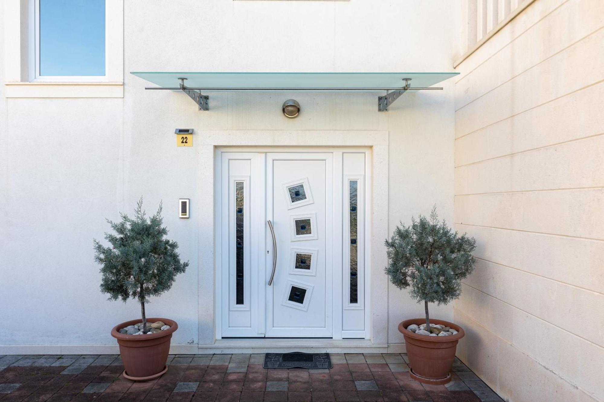 Apartments Veramenta 챠브타트 외부 사진