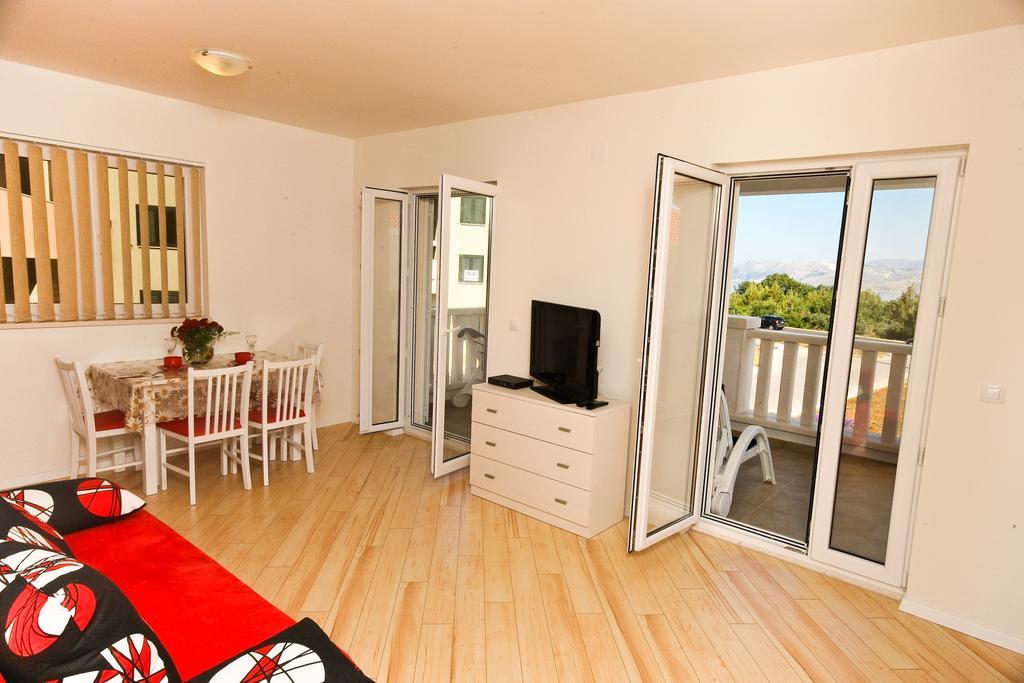 Apartments Veramenta 챠브타트 외부 사진