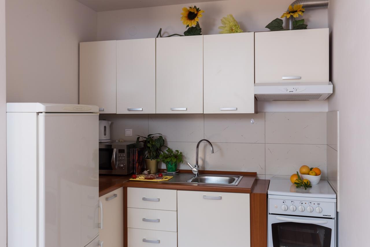 Apartments Veramenta 챠브타트 외부 사진