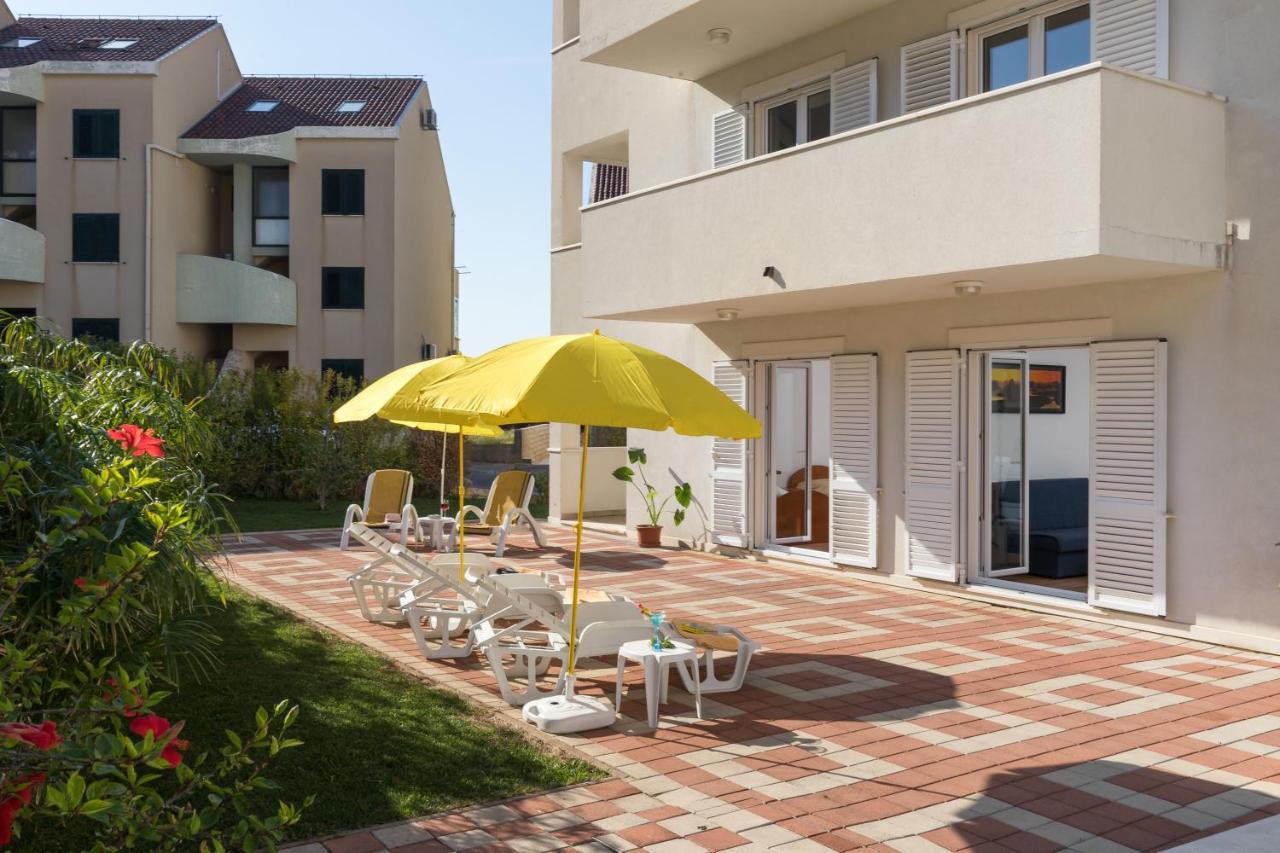 Apartments Veramenta 챠브타트 외부 사진